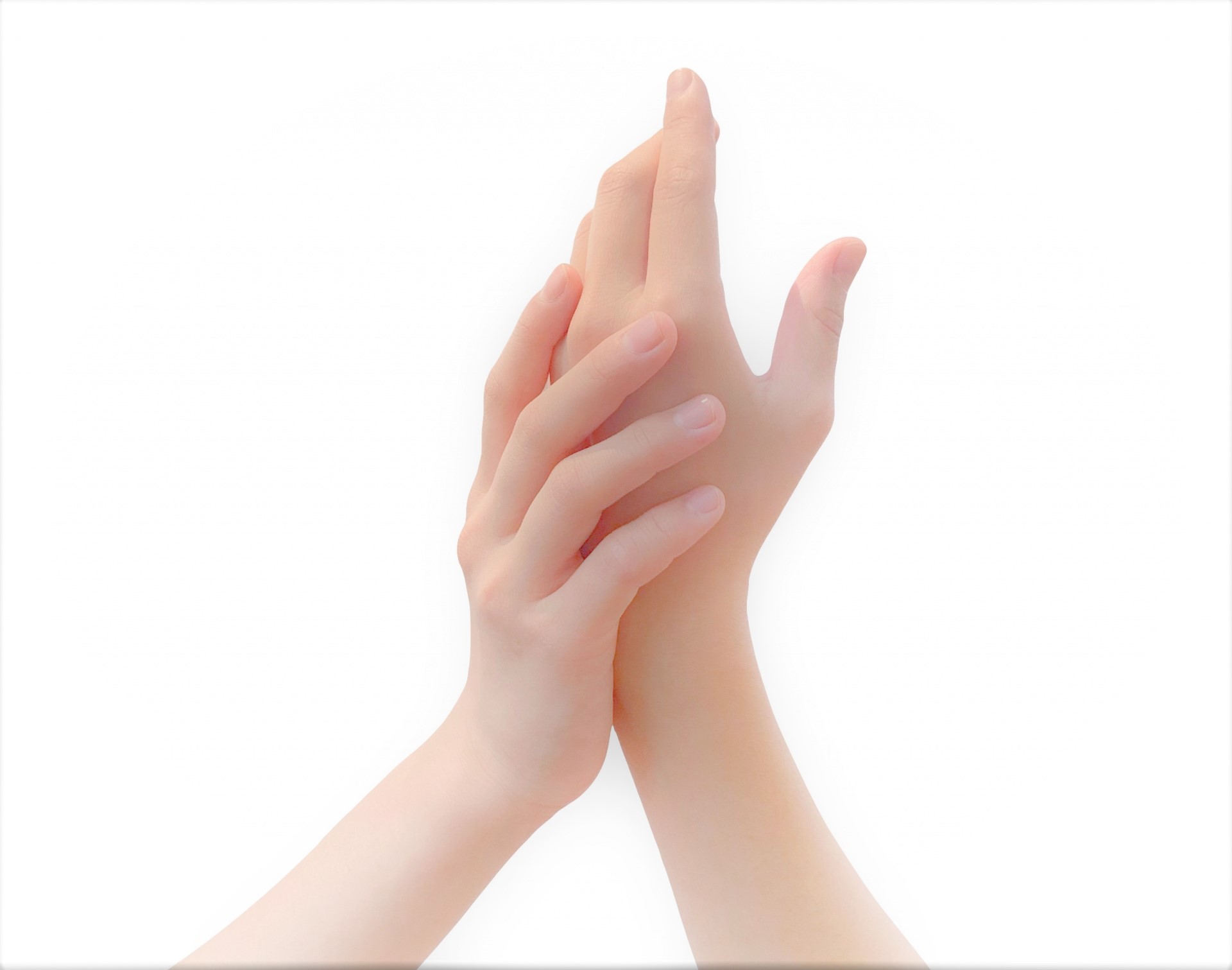 手は顔以上に年齢が出やすい場所。手の保湿ケアも忘れずに。
